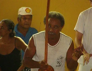 Mestre Guerreiro e a Capoeira em uma vida inteira em “guerra” pela paz