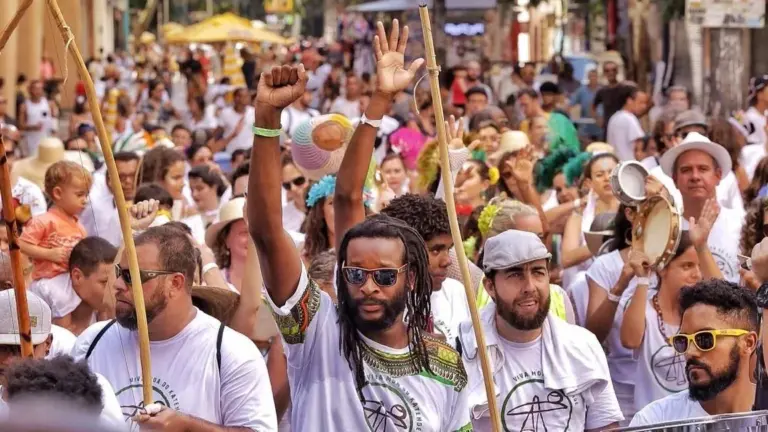 Diversidade de ritmos é a marca do Carnaval Paulistano: Axé, Punk e Capoeira Capoeira