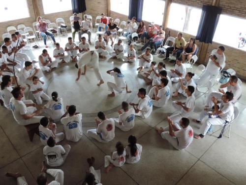 Portal Capoeira CASA DA CAPOEIRA DE BAURU / Jogo de Dentro - Capoeira Regional de Mestre Bimba 